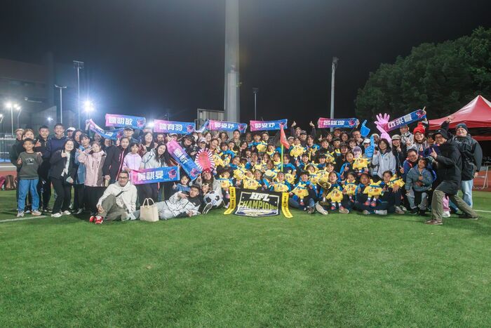 114學年度中等學校足球聯賽11人制國女組冠軍圖片