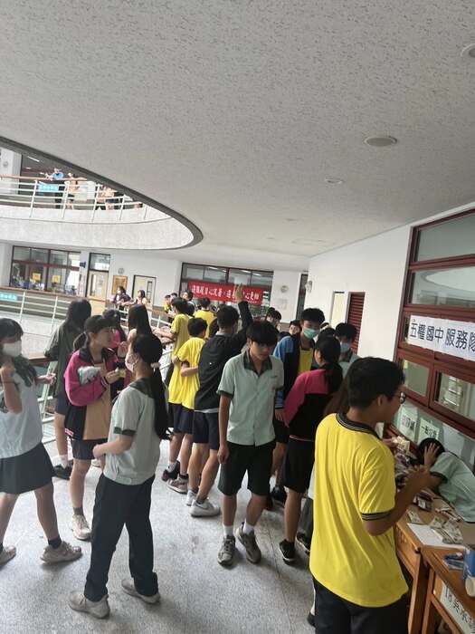 114年國中教育會考-五權國中全體教師為你們加油，地點新民高中，共三張圖片圖片