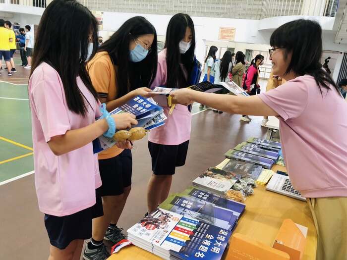 【113學年度五權國中升學博覽會】,地點活動中心,共三張圖片圖片